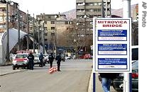 Bridge dividing ethnic Albanian and Serbian parts of Mitrovica 