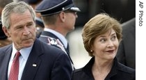 President Bush and his wife Laura arrive in Rostock, 5 Jun 2007 