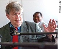 <br />The head of the UN inspection team, Olli Heinonen, prior to his departure for Pyongyang at International Airport in Beijing, 26 Jun 2007