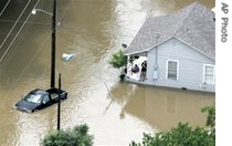 Flooded streets in Gainesville, Texas, 18 Jun 2007