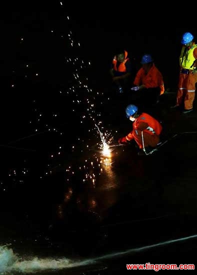 Rescue workers are cutting into the hull of the cruise ship Eastern Star that capsized late on Monday in the Jianli section of the Yangtze River in central China