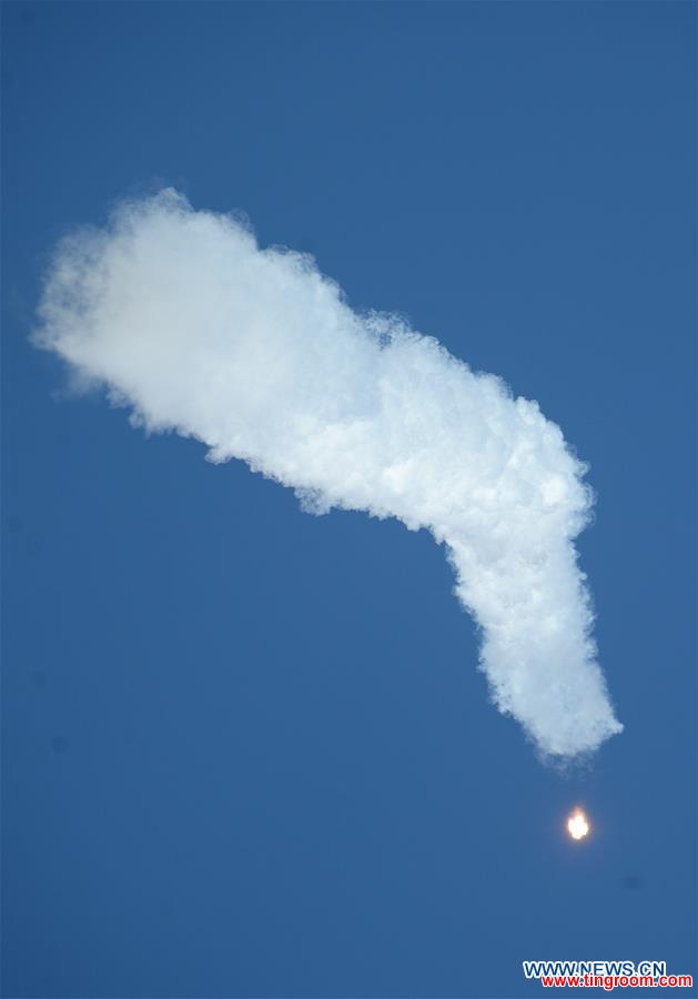  Photo taken on April 28, 2016 shows the launch of the Soyuz-2.1a carrier rocket with three small satellites -- Lomonosov, Aist-2D and SamSat-218 from the newly built Vostochny Cosmodrome in the Far Eastern Amur region. (Xinhua/Sputnik) 