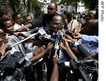 Top UN envoy to Somalia Francois Lonseny Fall adresses the media after his meeting with interim Somali president Abdullahi Yusuf at the presidential palace in Mogadishu, 18 Jan 2007